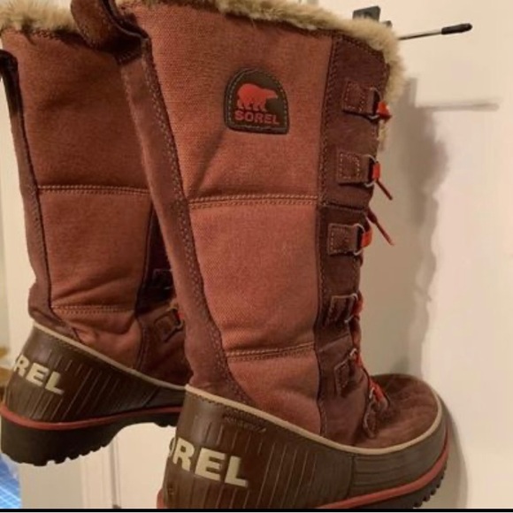 Sorel Tivoli II tall snow boot size 7.5 - Picture 4 of 8
